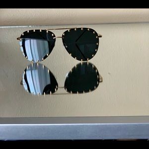 Women’s aviators sunglasses 😎